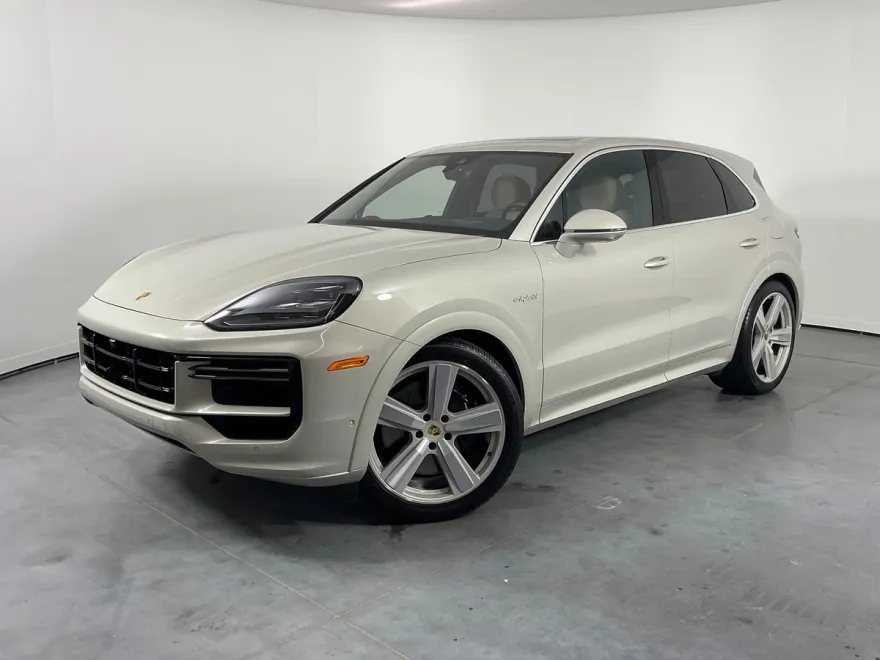 2024 Porsche Cayenne E-Hybrid Turbo photo 1