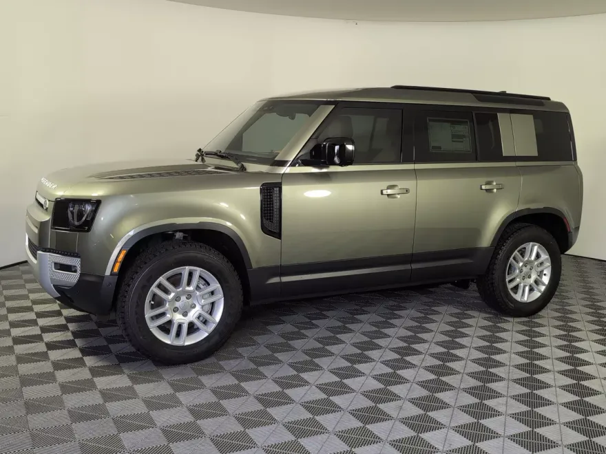 2025 Land Rover Defender S photo 1