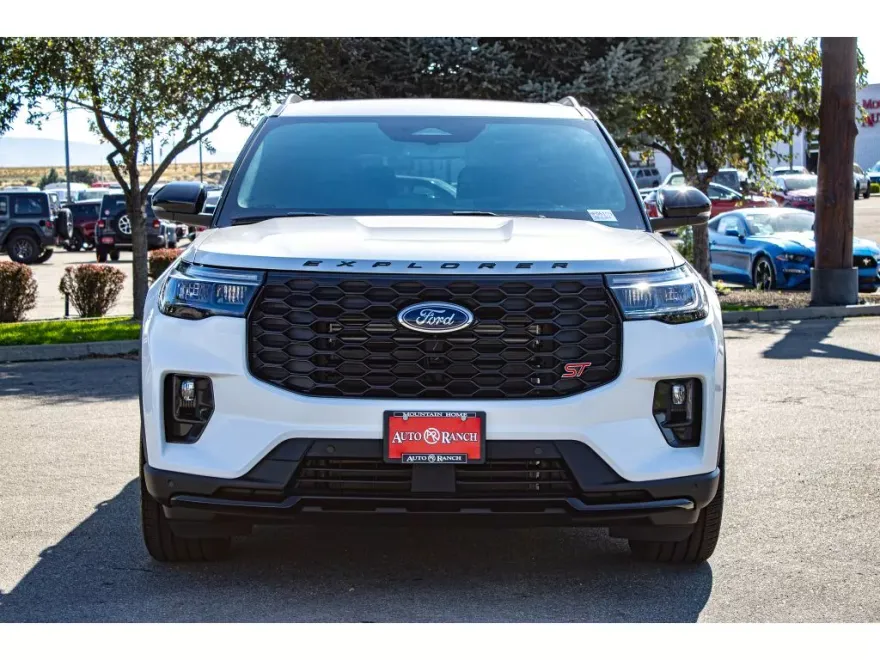 2025 Ford Explorer ST photo 1