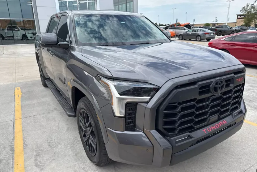 2022 Toyota Tundra SR5 photo 1
