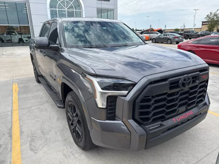 2022 Toyota Tundra SR5 photo 1