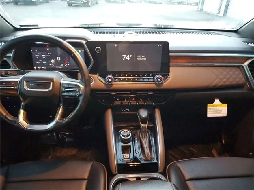 2024 Gmc Canyon Denali photo 2