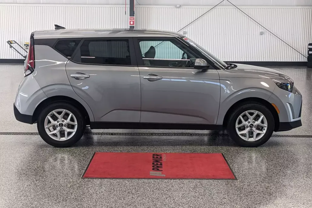 2023 Kia Soul LX S photo 1