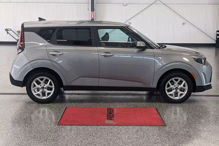 2023 Kia Soul LX S photo 1