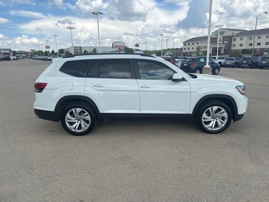 2023 Volkswagen Atlas SE Technology photo 1