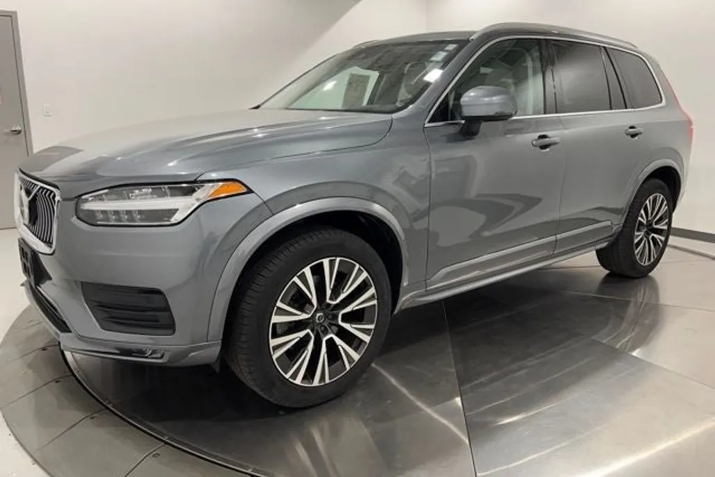 2020 Volvo XC90 T6 Momentum photo 1