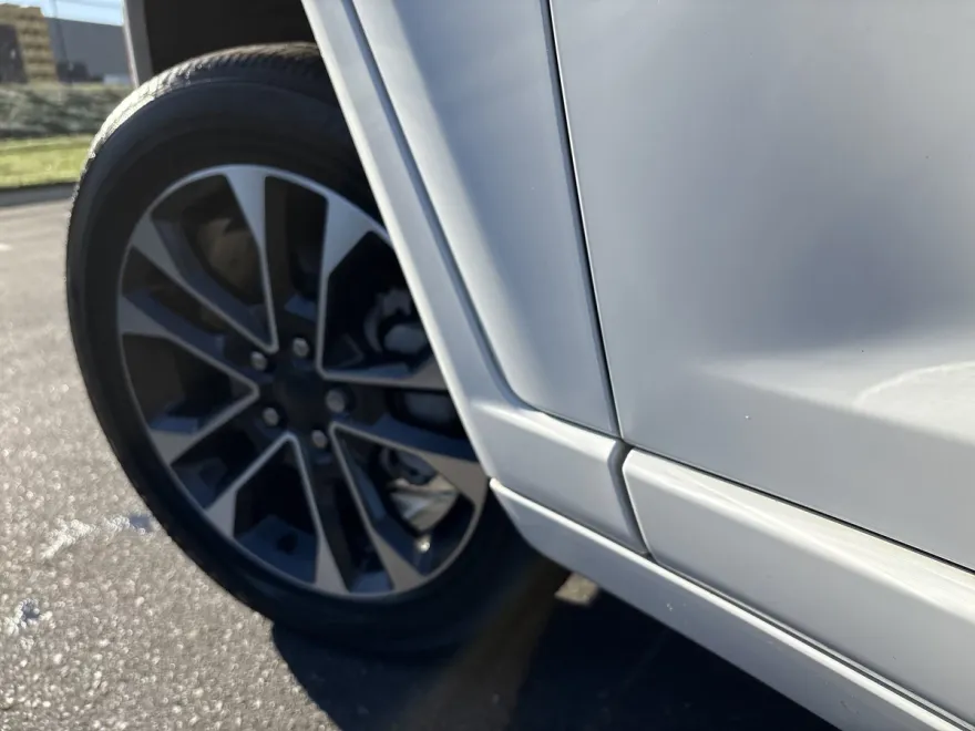 2022 Jeep Grand Cherokee Overland photo 1