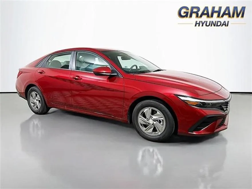 2025 Hyundai Elantra SE photo 1