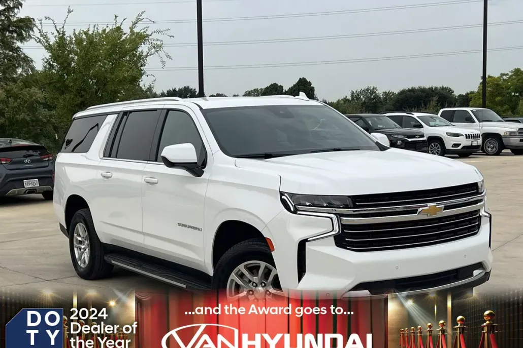 2023 Chevrolet Suburban LT photo 1