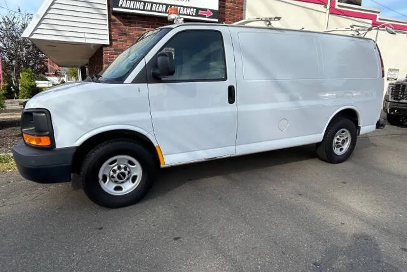 2014 Gmc Savana 2500 Cargo photo 1