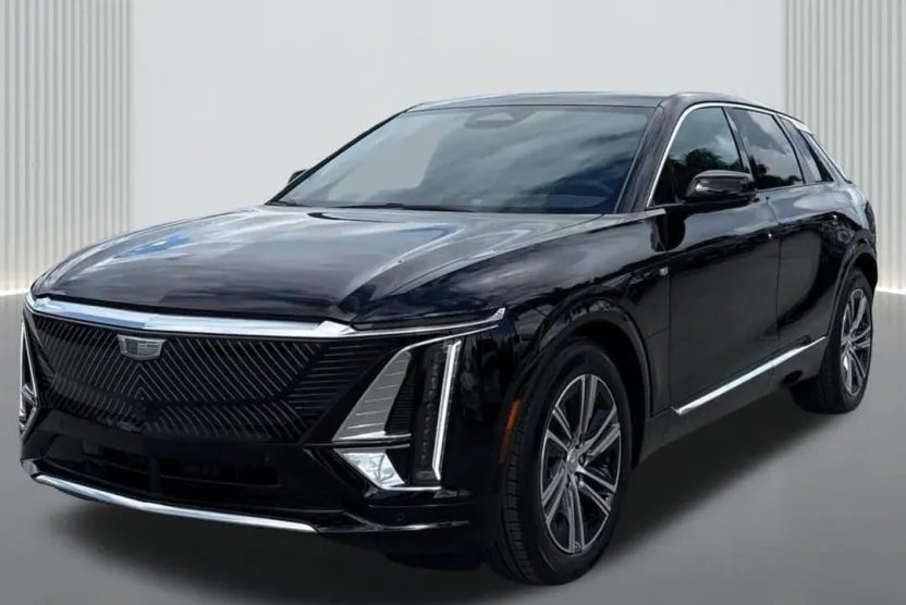 2025 Cadillac Lyriq Luxury photo 1