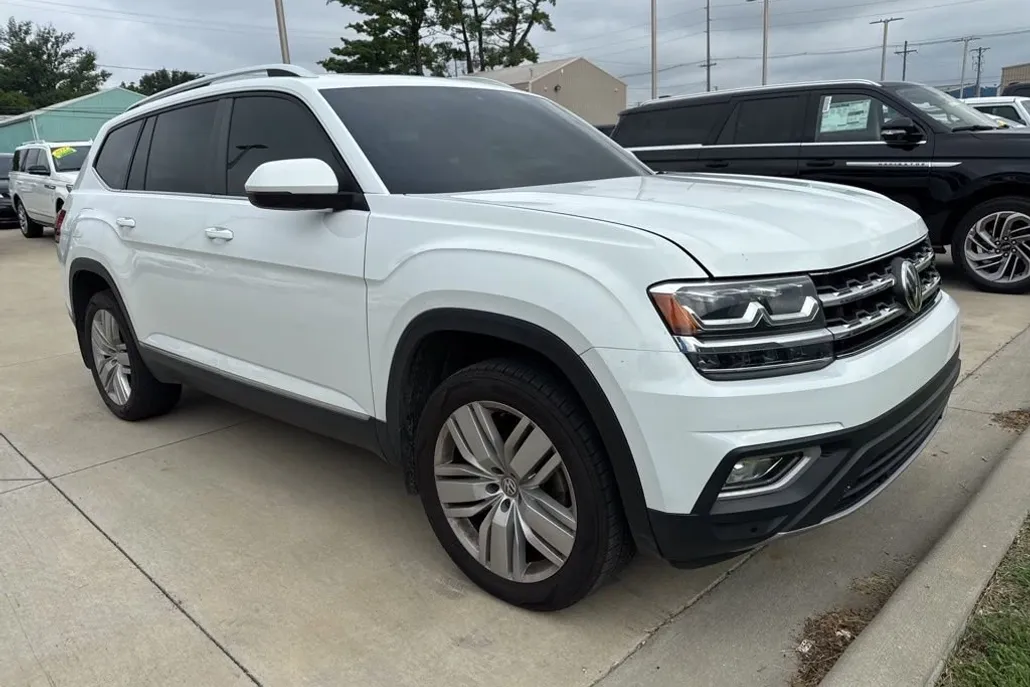 2019 Volkswagen Atlas SE Premium photo 1