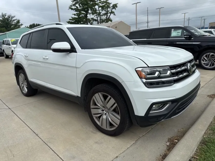 2019 Volkswagen Atlas SE Premium photo 1