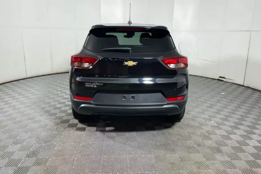 2024 Chevrolet Trailblazer LS photo 1