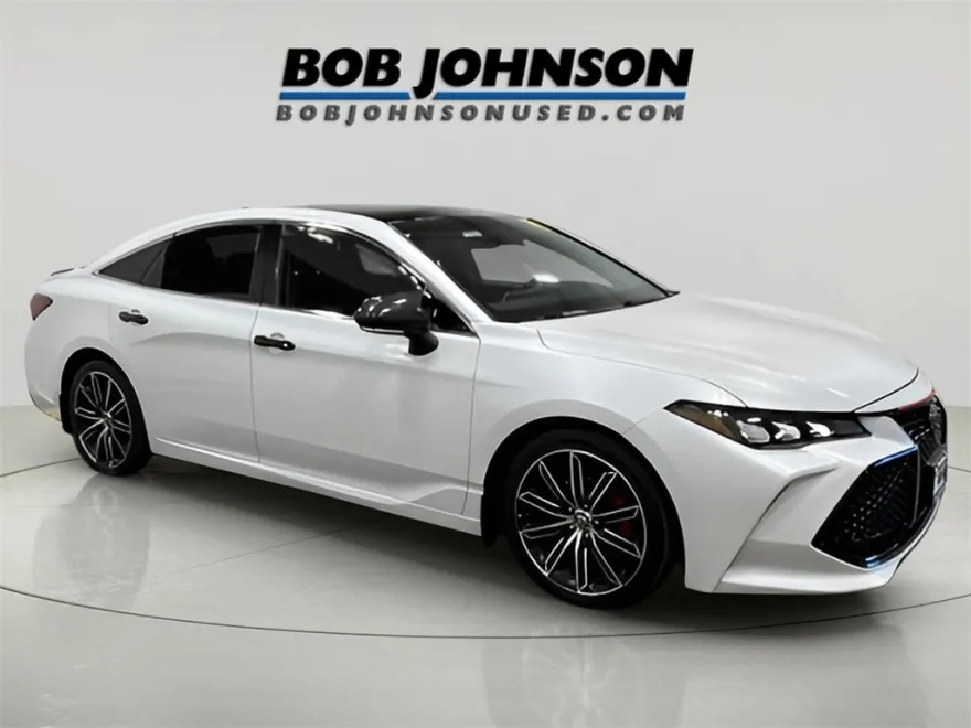 2019 Toyota Avalon XSE photo 1