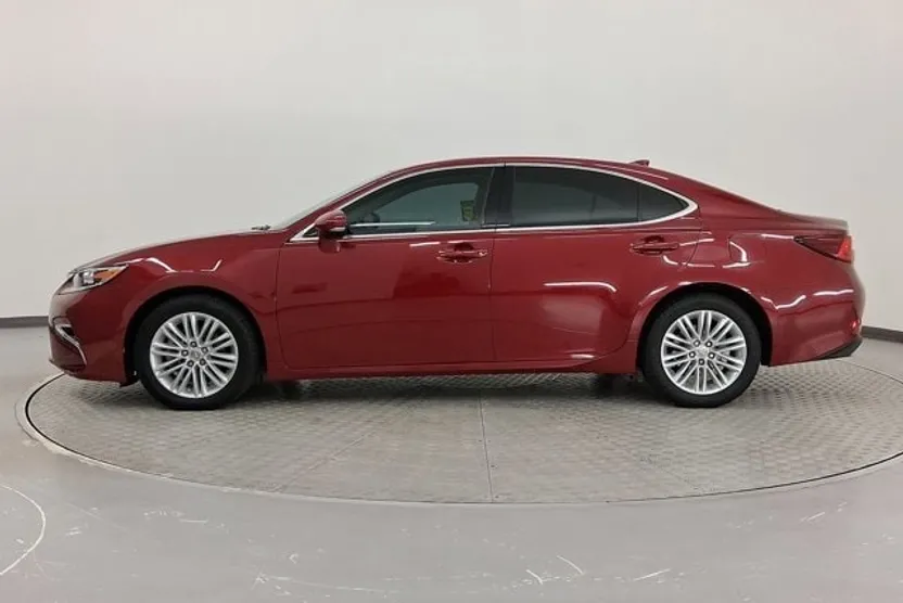 2016 Lexus ES 350 photo 1