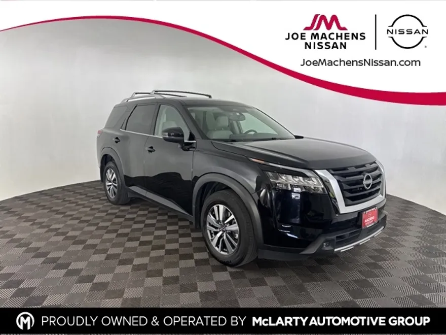 2022 Nissan Pathfinder SL photo 1