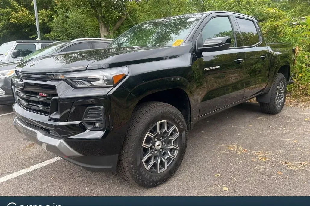 2024 Chevrolet Colorado Z71 photo 1