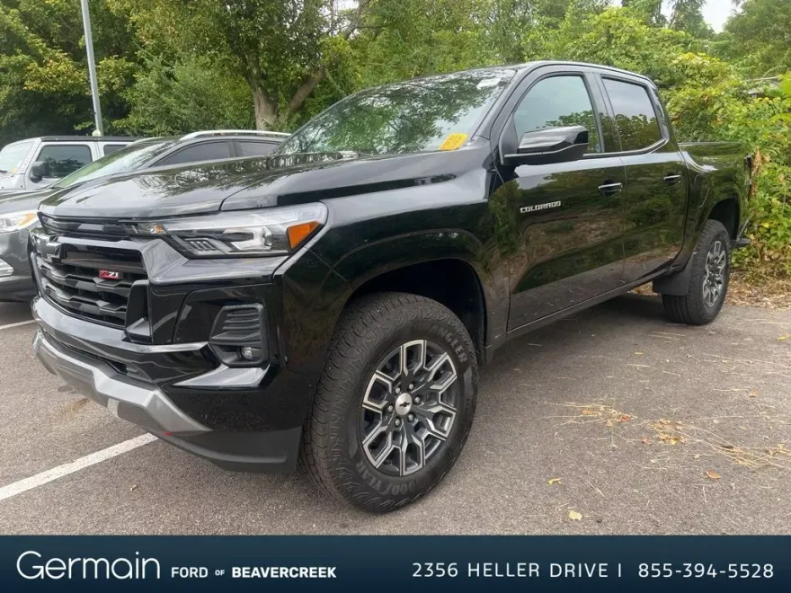 2024 Chevrolet Colorado Z71 photo 1