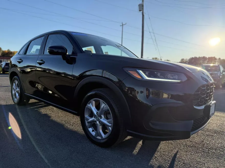2023 Honda HR-V LX photo 1