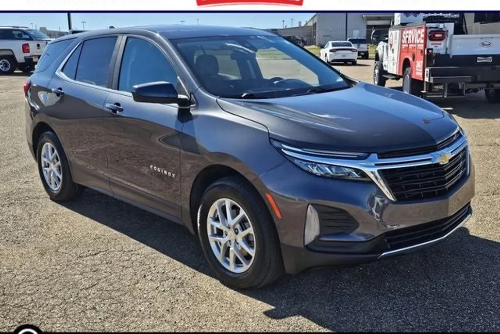 2023 Chevrolet Equinox LT photo 1