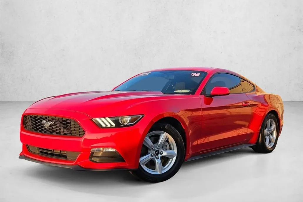 2016 Ford Mustang V6 photo 1