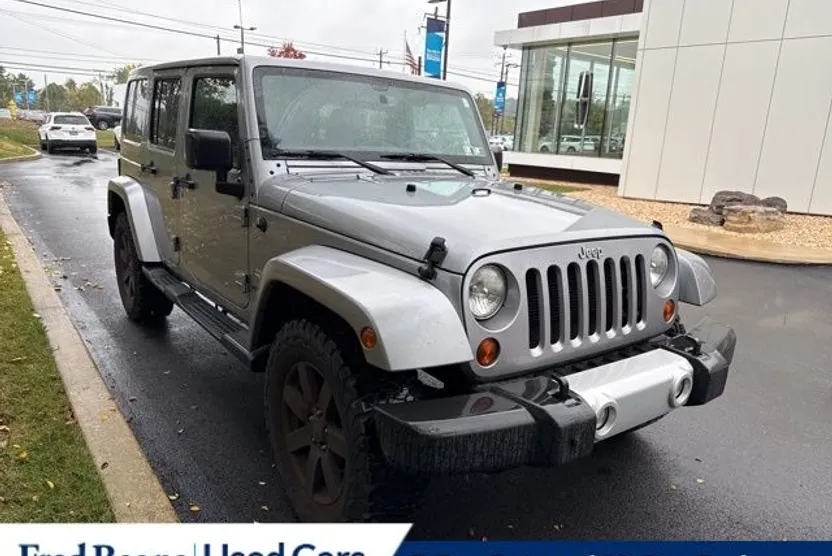 2013 Jeep Wrangler Unlimited Sahara photo 1