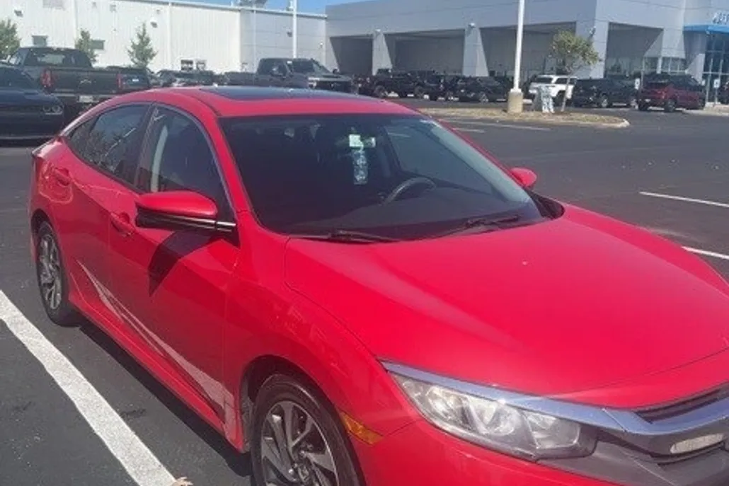 2017 Honda Civic EX photo 1