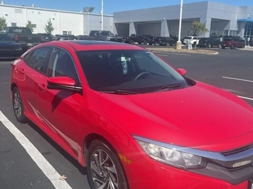 2017 Honda Civic EX photo 1