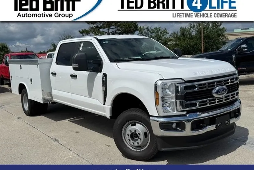 2025 Ford F-350 photo 1