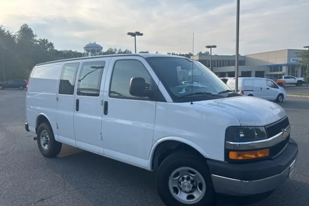 2022 Chevrolet Express Cargo 2500 Van photo 1