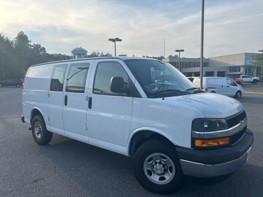 2022 Chevrolet Express Cargo 2500 Van photo 1