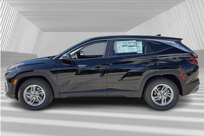2026 Hyundai Tucson SE photo 1