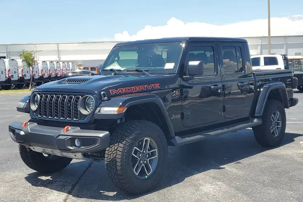 2025 Jeep Gladiator Mojave photo 1