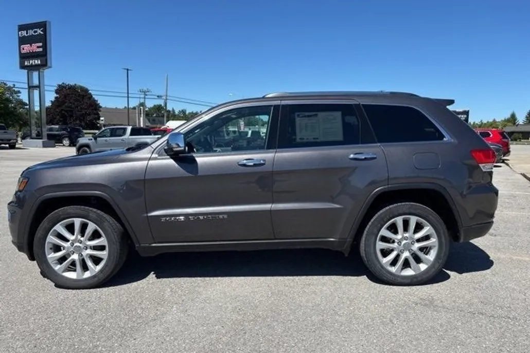 2017 Jeep Grand Cherokee Limited photo 1