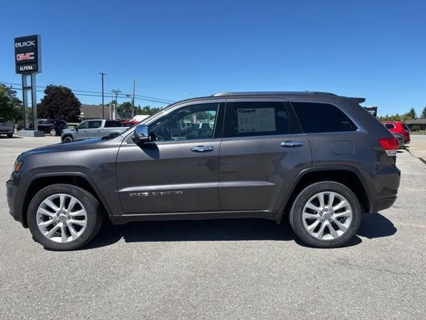 2017 Jeep Grand Cherokee Limited photo 1