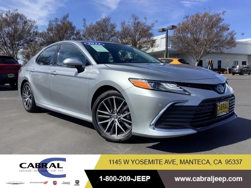 2023 Toyota Camry Hybrid XLE photo 1