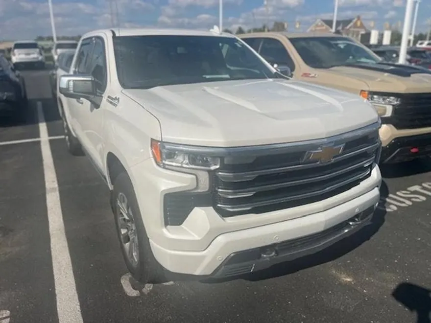 2023 Chevrolet Silverado 1500 High Country photo 1