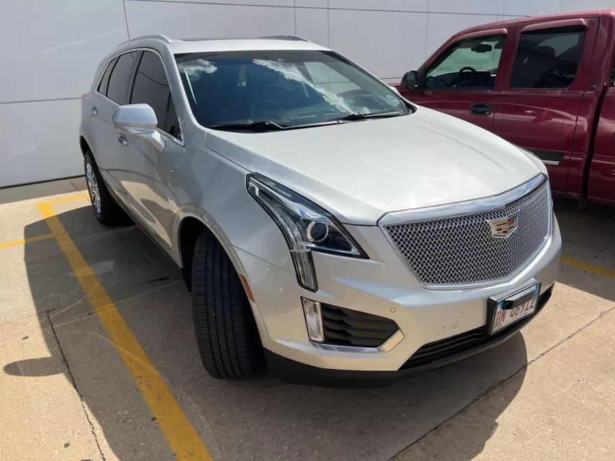 2019 Cadillac XT5 Luxury photo 1