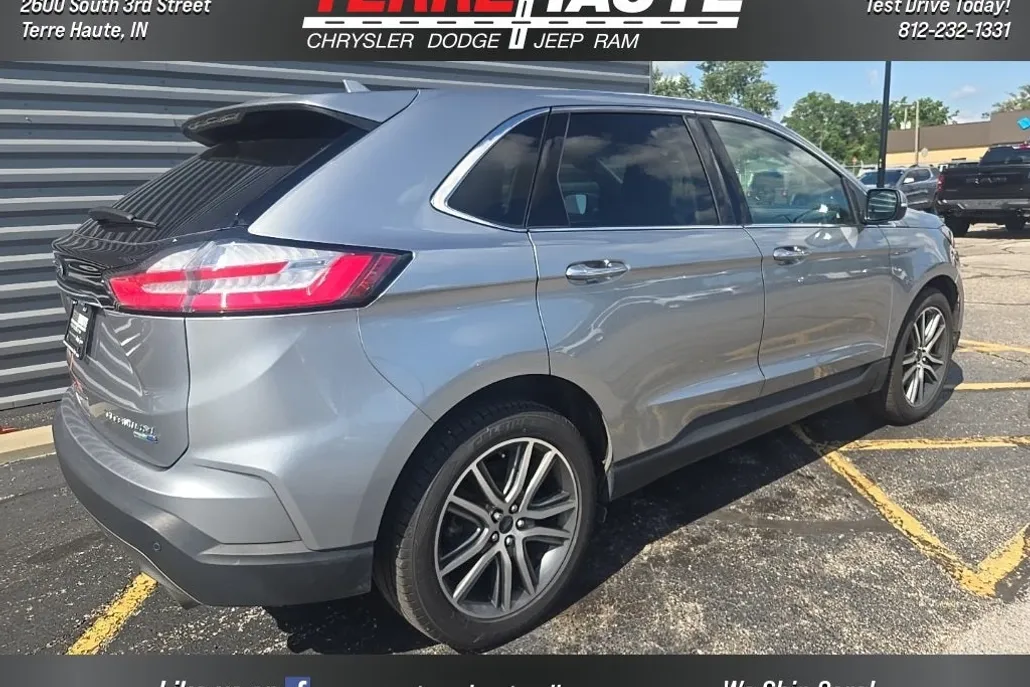 2020 Ford Edge Titanium photo 1