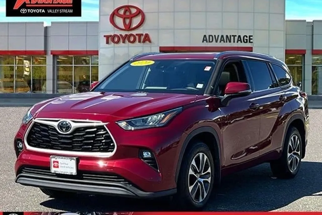 2020 Toyota Highlander XLE photo 1