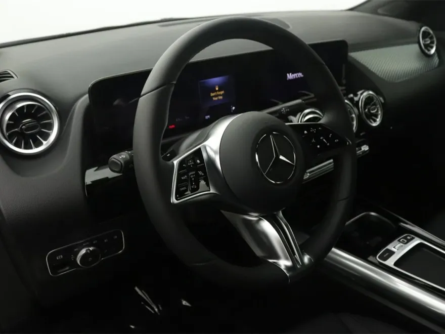 2026 Mercedes Benz GLA 250 photo 1