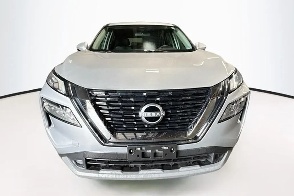 2022 Nissan Rogue SV photo 1