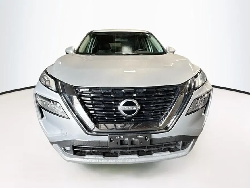 2022 Nissan Rogue SV photo 1