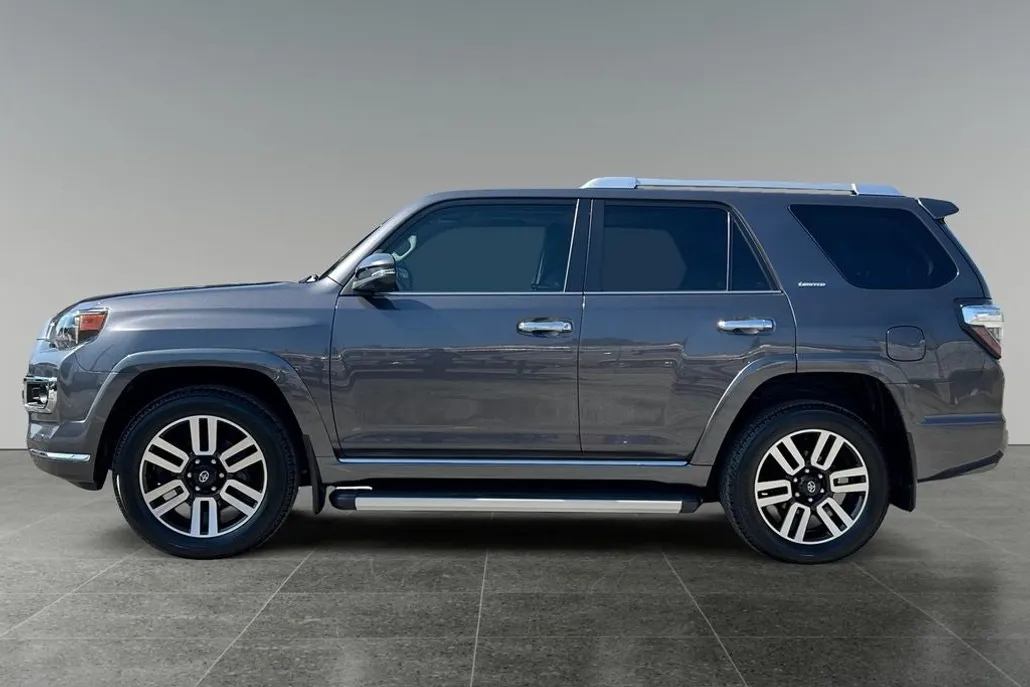 2023 Toyota 4Runner Limited photo 1