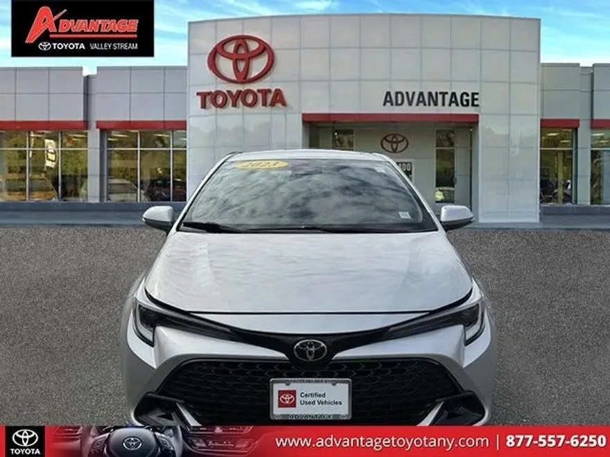 2023 Toyota Corolla SE photo 1