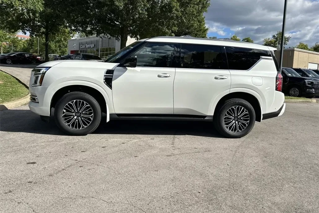 2026 Nissan Armada SL photo 1