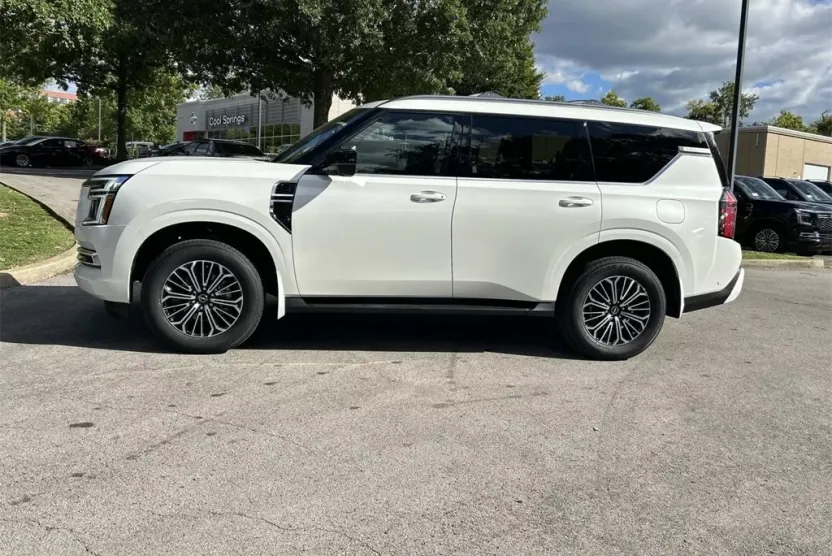 2026 Nissan Armada SL photo 1