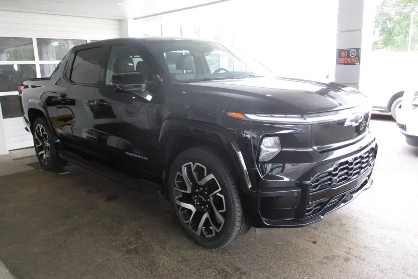 2024 Chevrolet Silverado EV RST photo 1