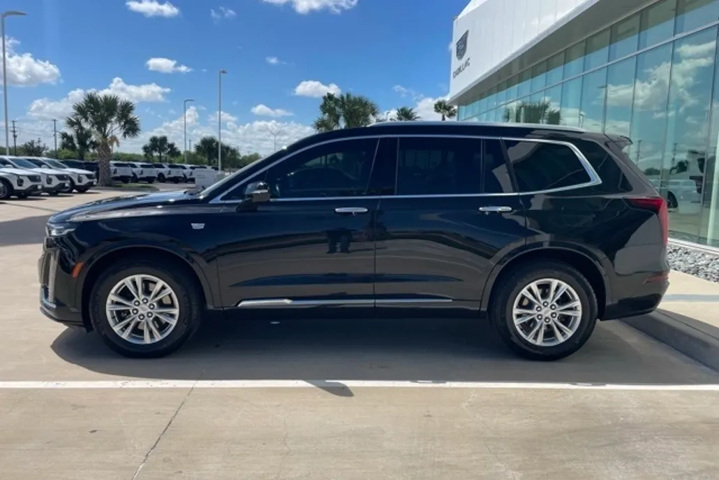 2024 Cadillac XT6 Luxury photo 1